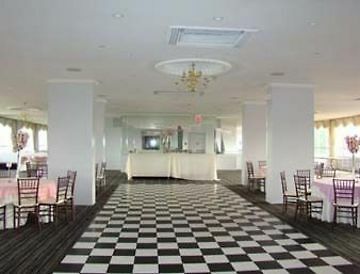 Ramada By Wyndham North Bergen Hotel Exterior photo