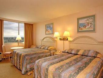 Ramada By Wyndham North Bergen Hotel Exterior photo